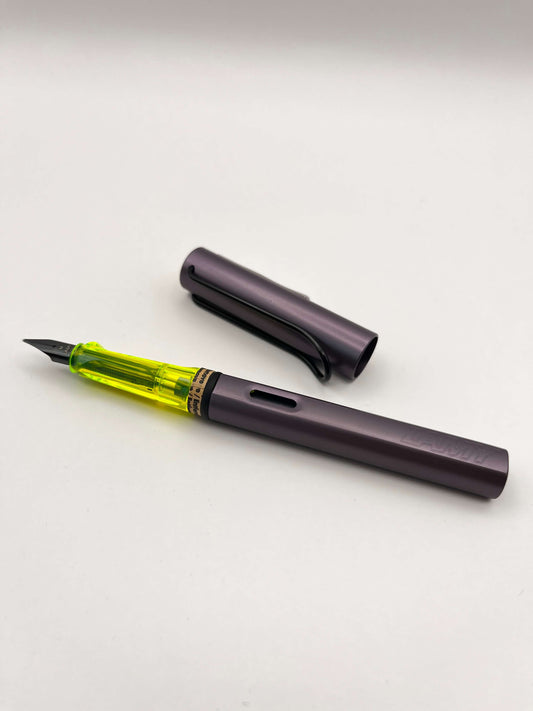 Lamy-Al-Star-Fueller-aubergine-offen