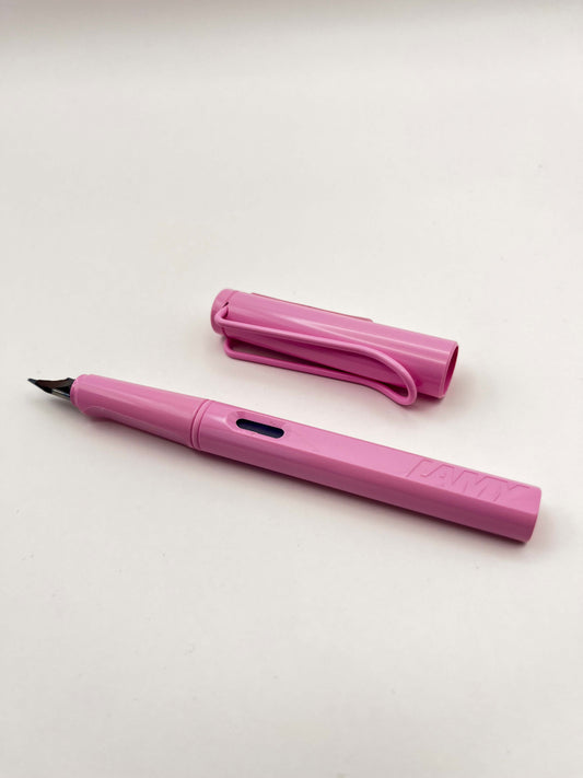 Lamy-safari-lightrose-offen